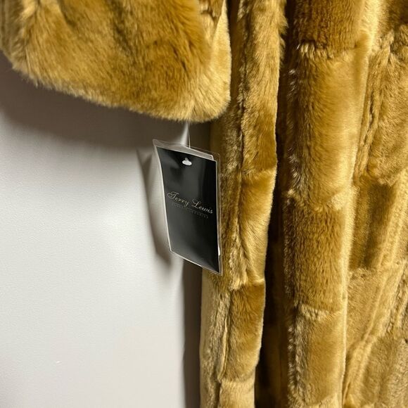 NWT Terry Lewis Classic Luxurious Faux Fur Camel color Long Coat Sz XS - Picture 5 of 6